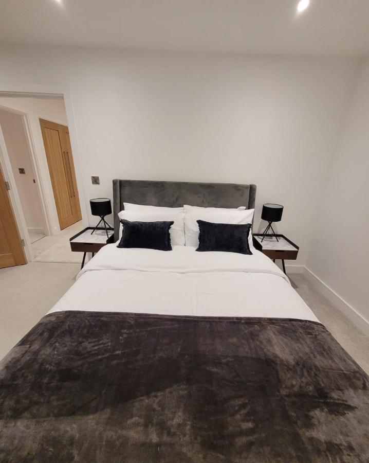 Luxury 1 Bed Apartment In The Centre Of Rochester Wainscot Экстерьер фото